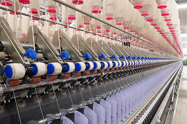 中國(guó)輕紡城(chéng)傳統市場春夏針織面料挂樣花式品種增加